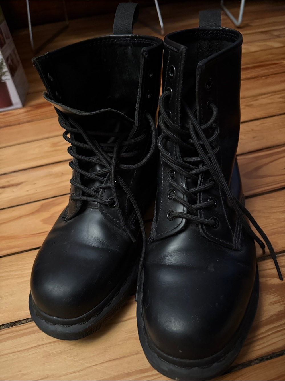 Dr. Martens Black Lace-Up Leather Boots with Care Kit sz9M/10W